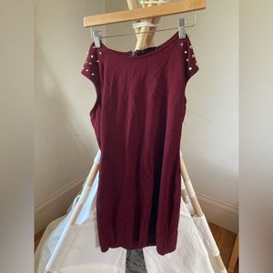 Cute fited burgundy dress from Forever 21